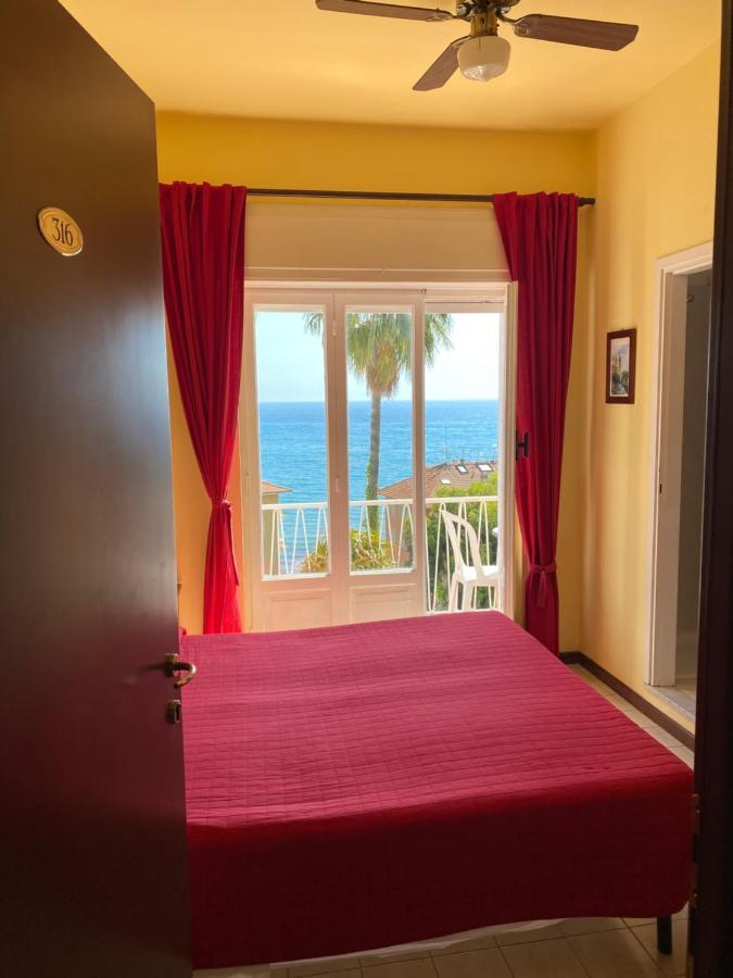 Hotel Nettuno Diano Marina Eksteriør bilde