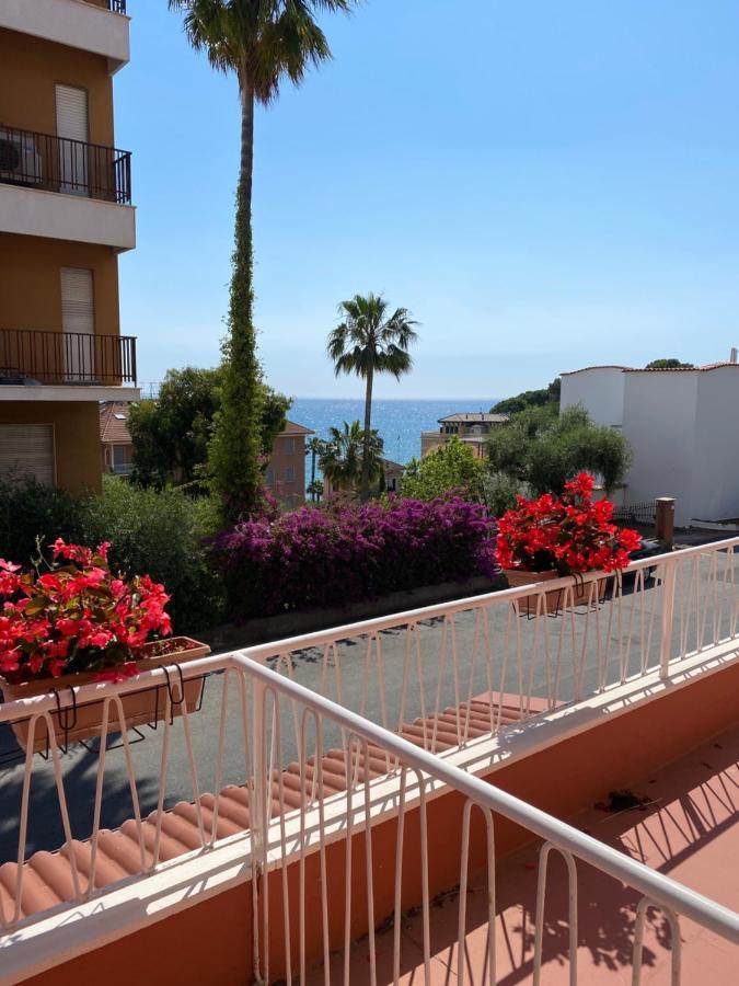Hotel Nettuno Diano Marina Eksteriør bilde