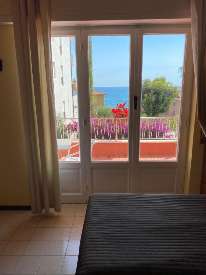 Hotel Nettuno Diano Marina Eksteriør bilde